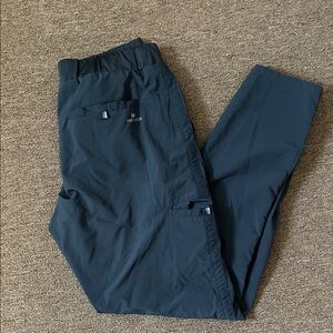 Woman’s scrub bottoms NWOT